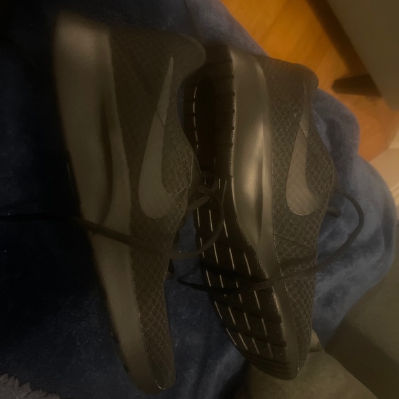 Nike Sneakers - Picture 1 of 2